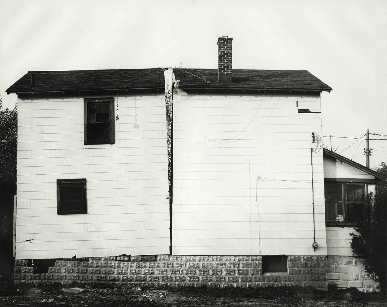 Gordon Matta-Clark, Splitting, 1974